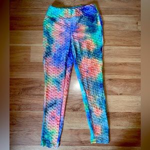 Tie dye multicolor lifting scrunched leggings